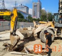 体育生腹肌男口交高温下的坚守｜道路建设者用汗水铺就畅通路